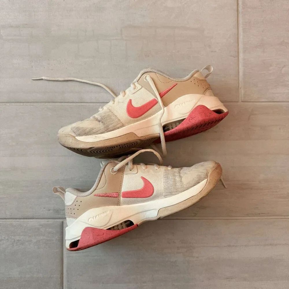 Nike Zoom Bella 6 Sand Drift Coral Chalk Womens 7.5 Cream DR5720 101 Sneakers